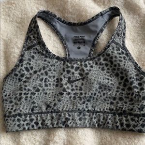 GRAY NIKE SPORTS BRA